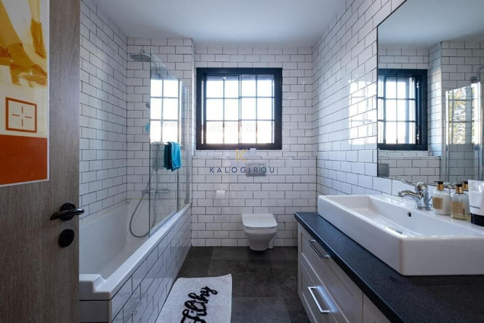 Image No.27-6 Bed House for sale