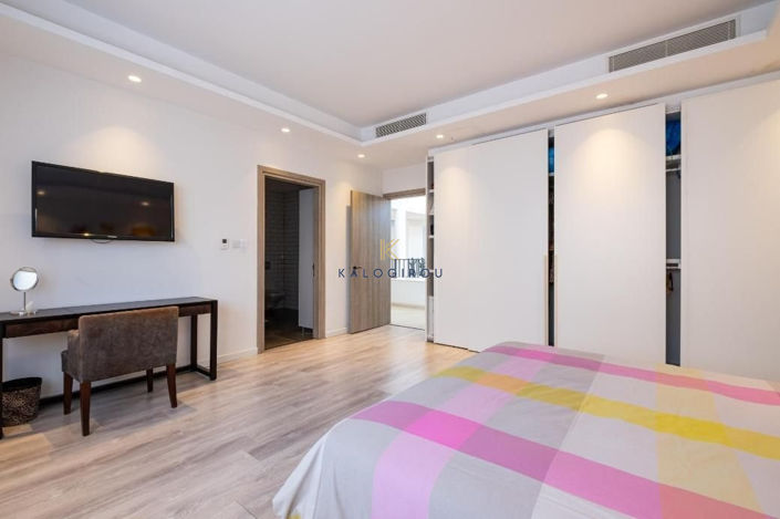 Image No.35-6 Bed House for sale