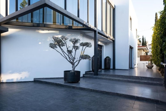 Image No.38-6 Bed House for sale