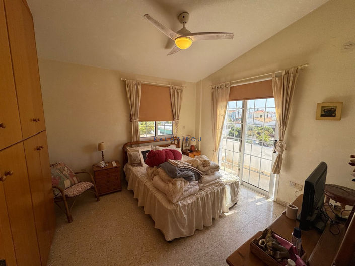 Image No.10-2 Bed House for sale