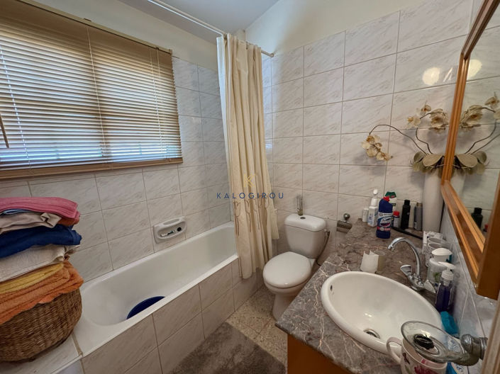 Image No.12-2 Bed House for sale