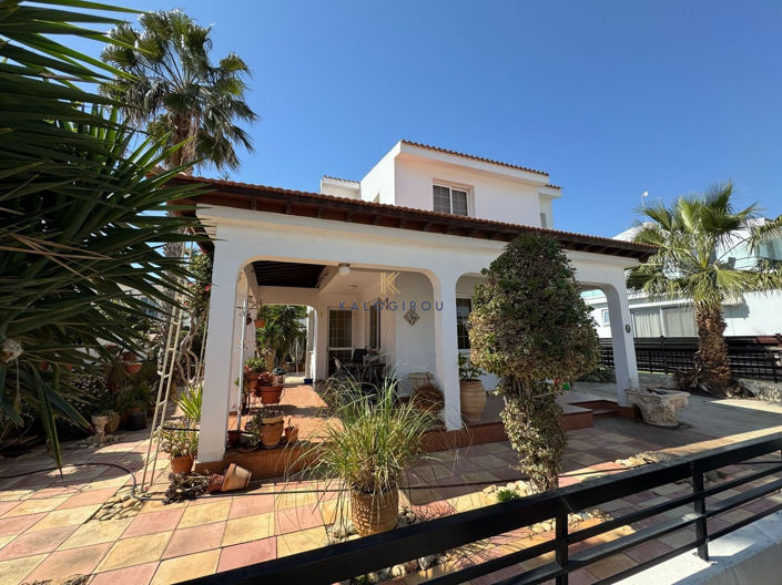 Image No.2-2 Bed House for sale