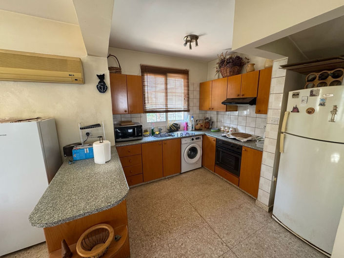 Image No.8-2 Bed House for sale