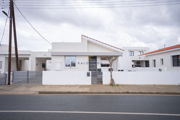 Image No.16-2 Bed Bungalow for sale