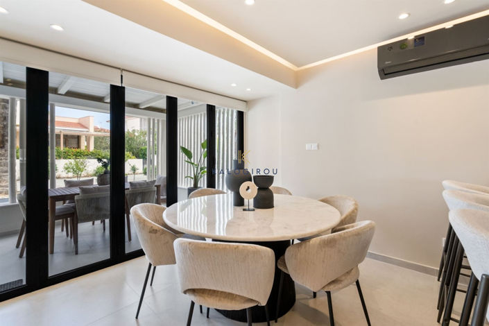 Image No.10-2 Bed House for sale