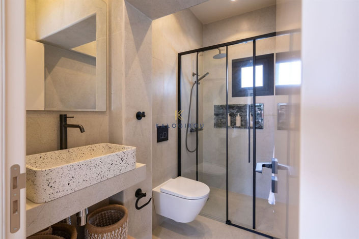 Image No.13-2 Bed House for sale