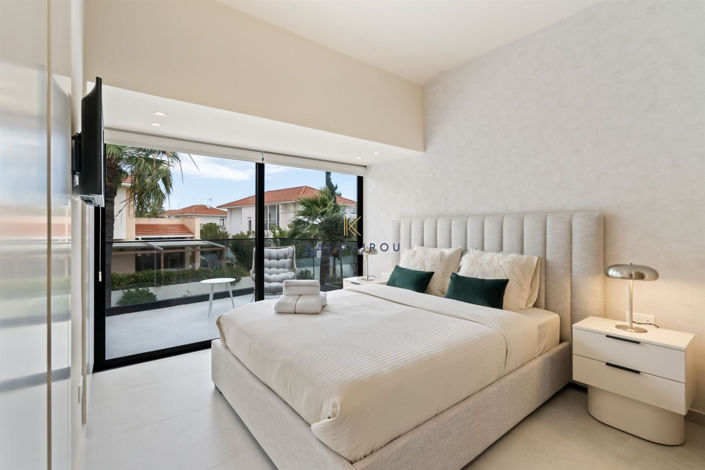 Image No.15-2 Bed House for sale