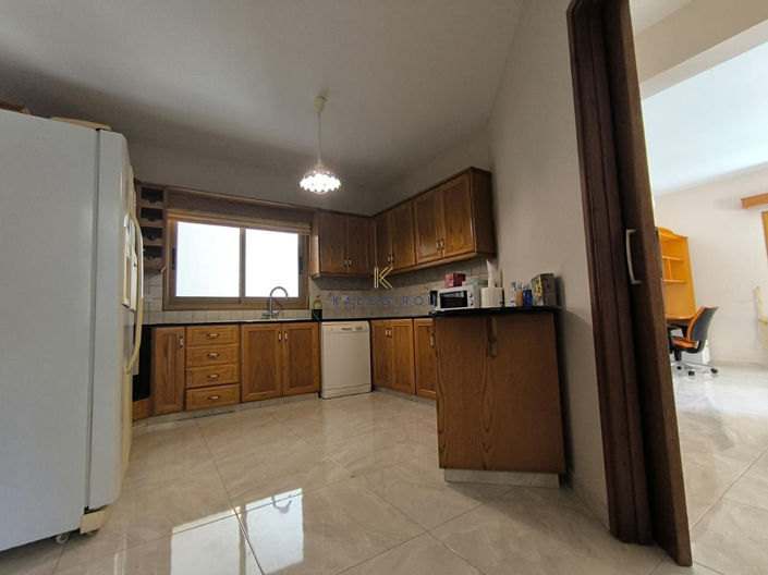 Image No.11-5 Bed House for sale