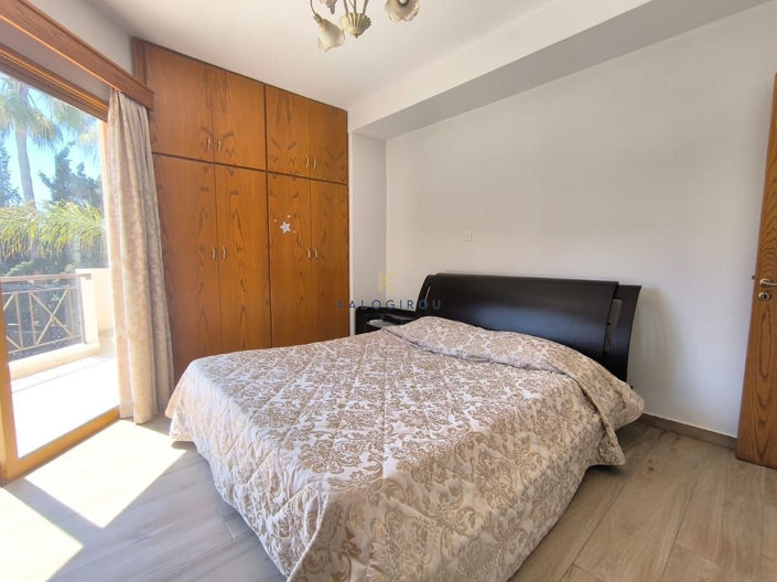 Image No.18-5 Bed House for sale