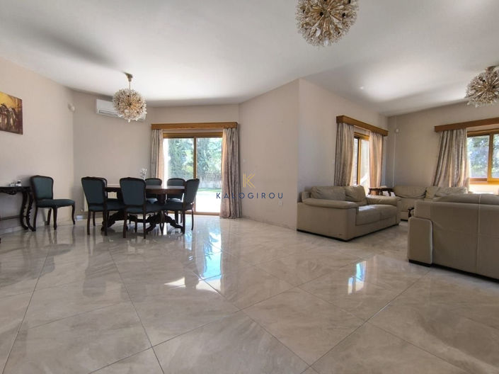 Image No.5-5 Bed House for sale