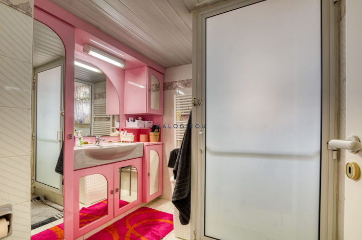 Image No.15-4 Bed House for sale