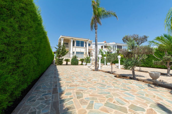 Image No.22-4 Bed House for sale