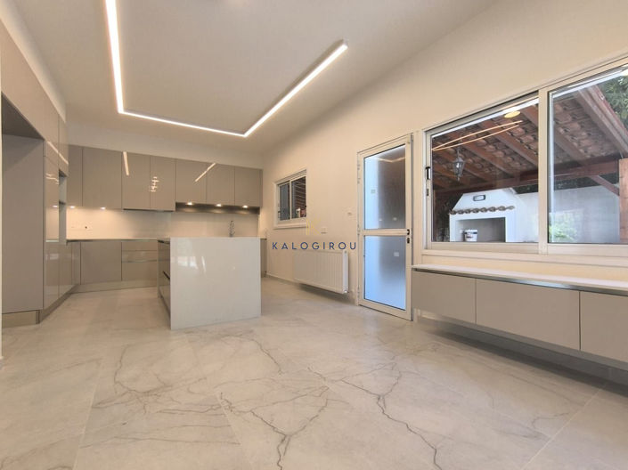 Image No.11-5 Bed House for sale