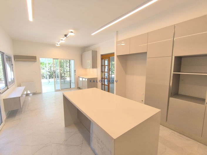 Image No.13-5 Bed House for sale