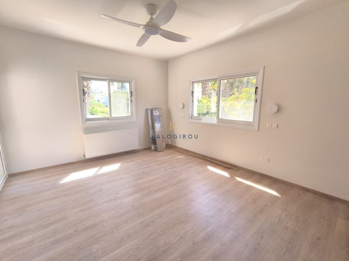 Image No.19-5 Bed House for sale