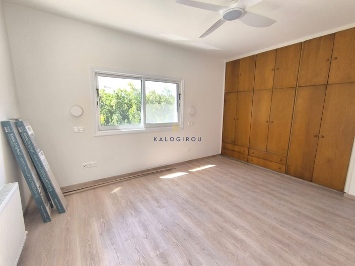 Image No.20-5 Bed House for sale