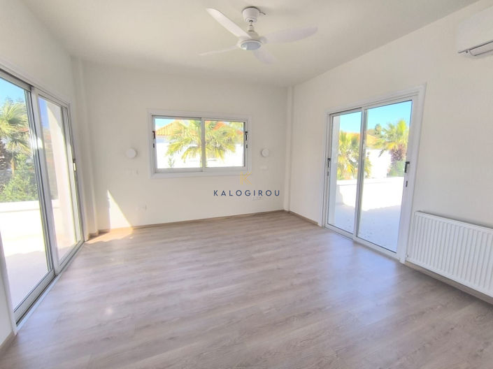 Image No.21-5 Bed House for sale