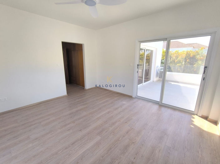 Image No.22-5 Bed House for sale