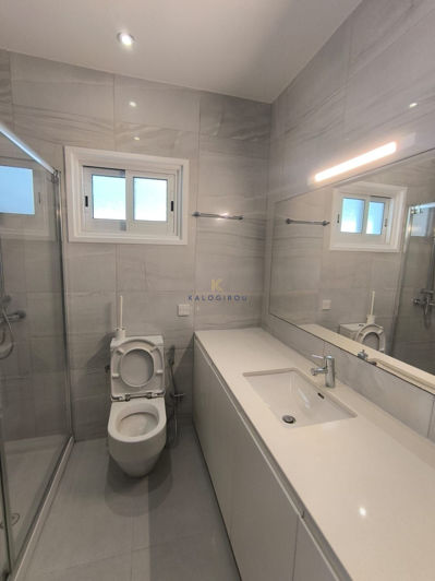 Image No.24-5 Bed House for sale