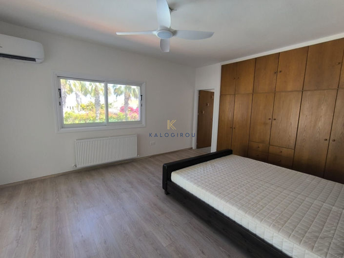 Image No.25-5 Bed House for sale