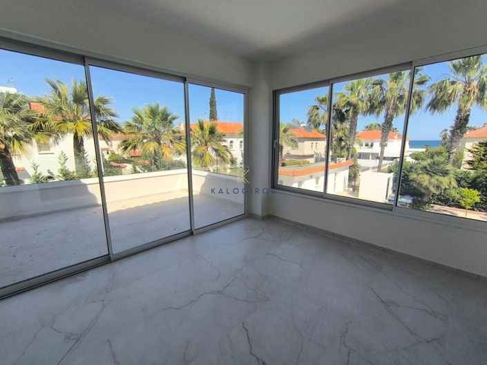 Image No.30-5 Bed House for sale