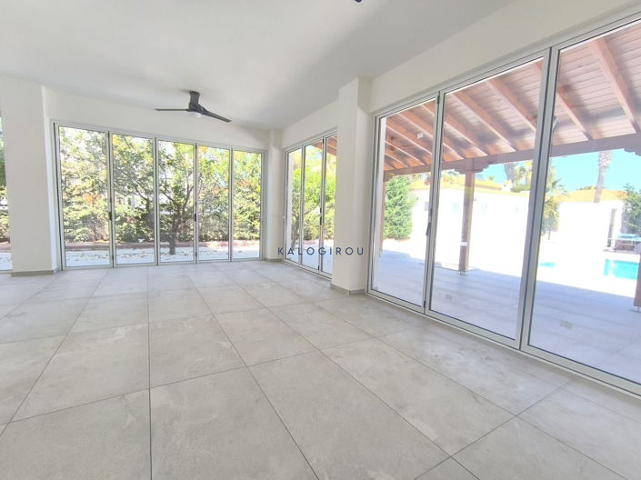 Image No.31-5 Bed House for sale