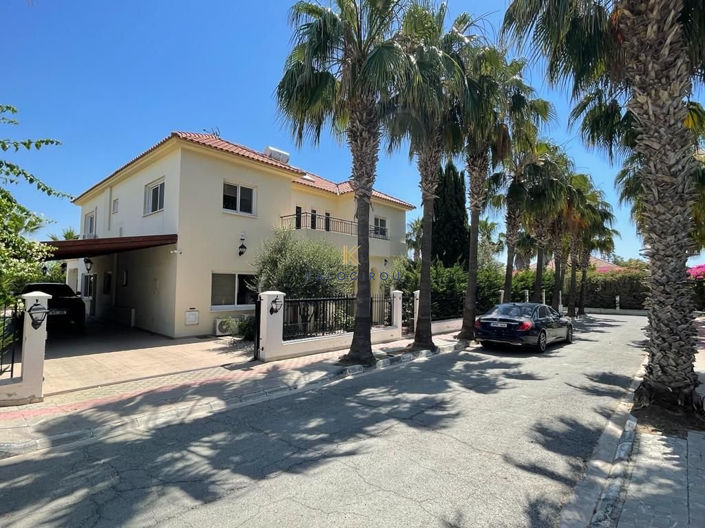 Image No.41-5 Bed House for sale