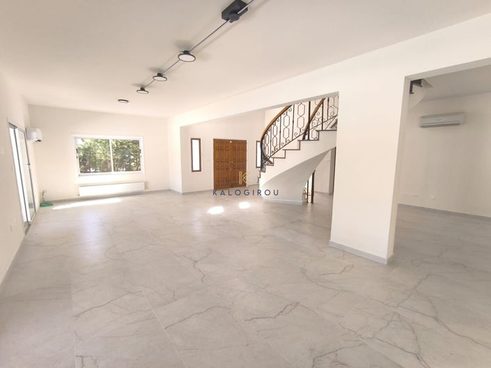 Image No.5-5 Bed House for sale