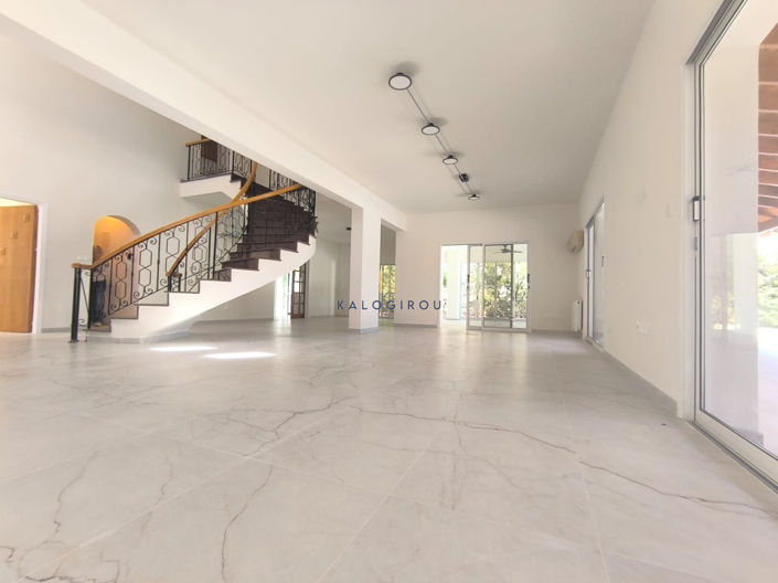 Image No.7-5 Bed House for sale