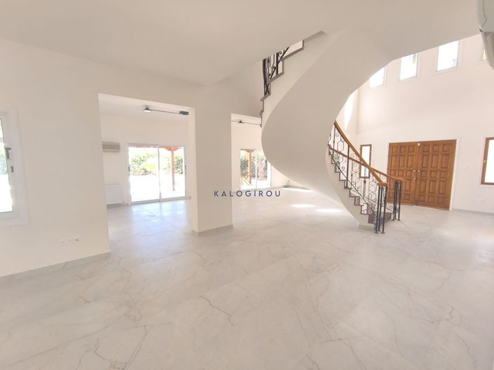 Image No.9-5 Bed House for sale