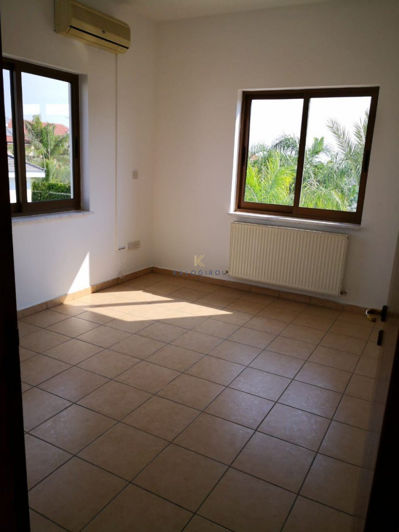 Image No.13-4 Bed House for sale