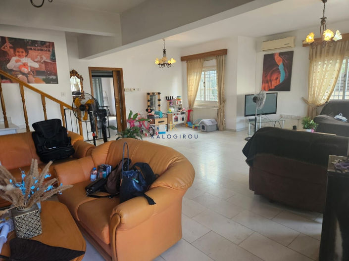 Image No.2-Maison de 4 chambres à vendre à Larnaca