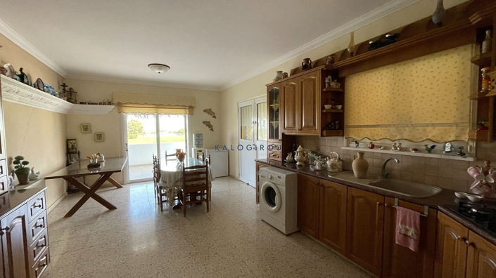 Image No.18-5 Bed House for sale