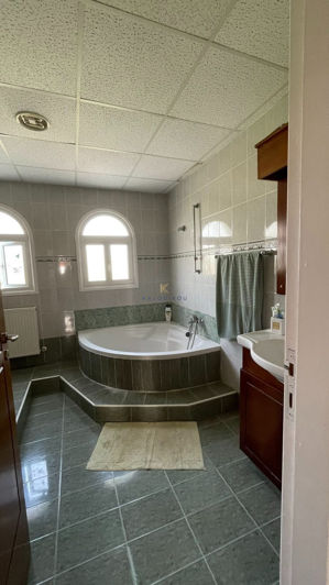 Image No.26-5 Bed House for sale