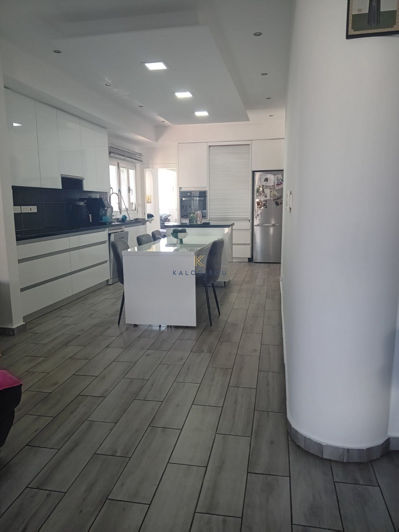 Image No.4-6 Bed House for sale