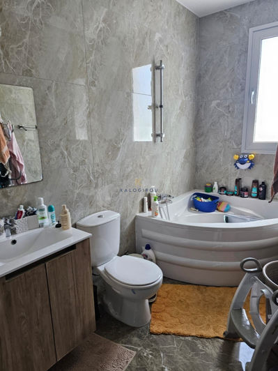 Image No.8-3 Bed House for sale