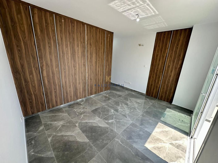 Image No.15-3 Bed House for sale