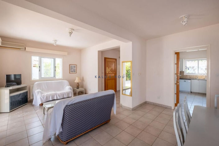 Image No.18-3 Bed House for sale