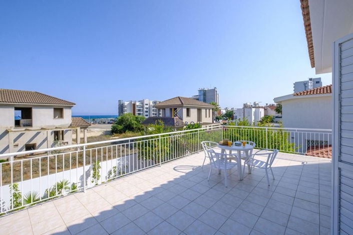 Image No.22-3 Bed House for sale