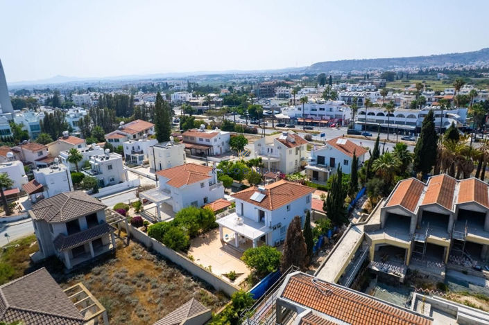 Image No.3-3 Bed House for sale