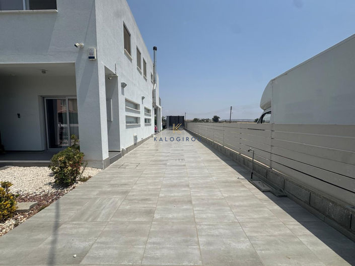 Image No.2-3 Bed House for sale