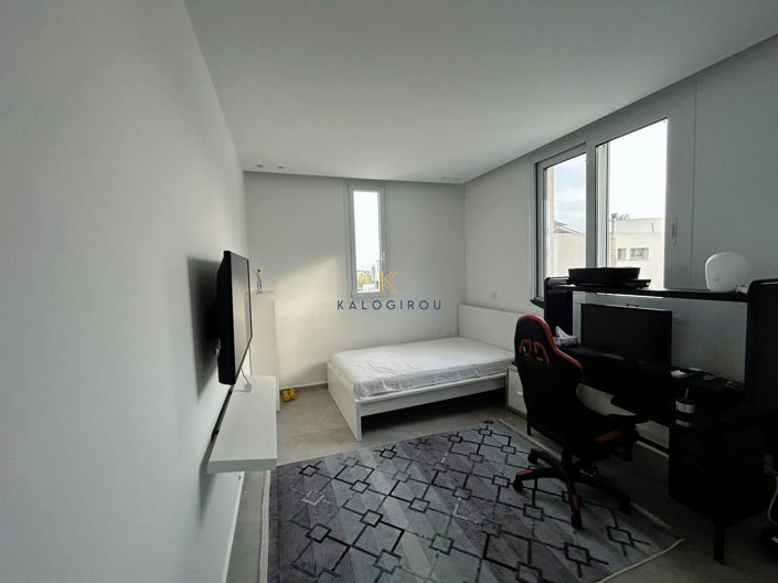 Image No.8-5 Bed House for sale