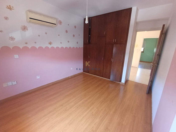 Image No.10-4 Bed House for sale