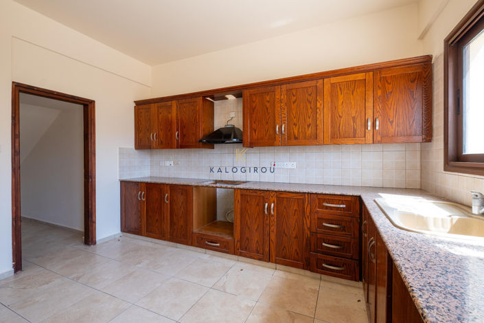 Image No.12-3 Bed Property for sale