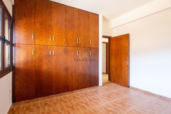 Image No.14-3 Bed Property for sale