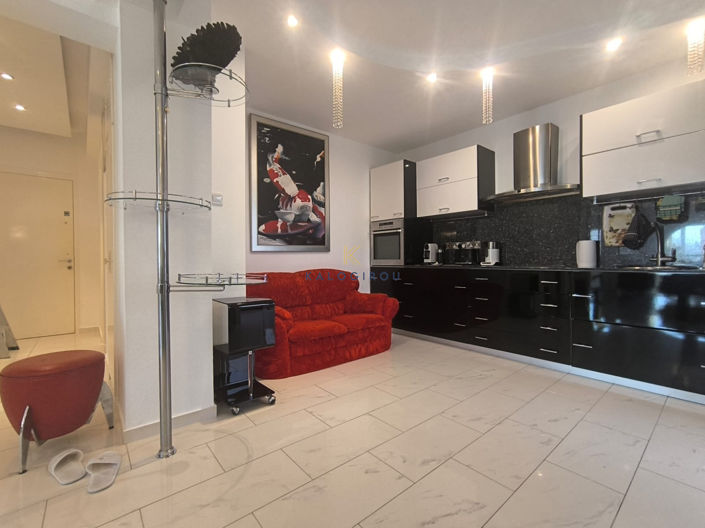 Image No.8-3 Bed Apartment for sale