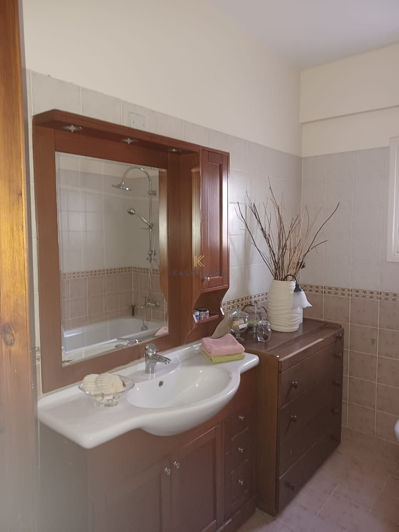 Image No.20-5 Bed House for sale