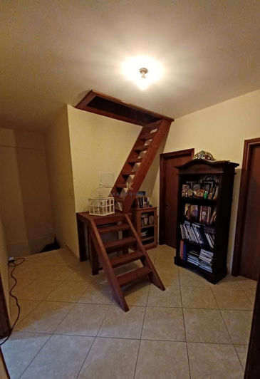 Image No.9-5 Bed House for sale