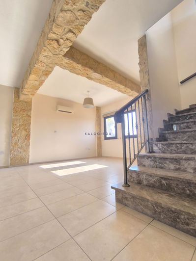 Image No.10-3 Bed House for sale