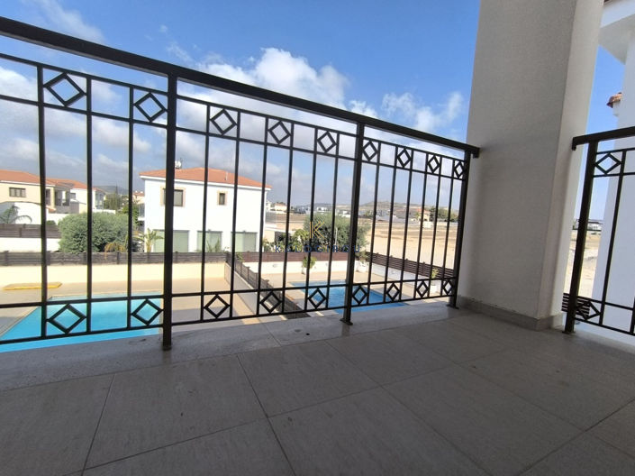 Image No.17-3 Bed House for sale